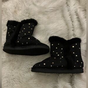 Girls Black Sparkle Suede boots with rubber sole Size 2. Great Condition!